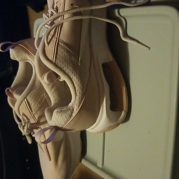 Nike Air Max - Picture 3 of 8